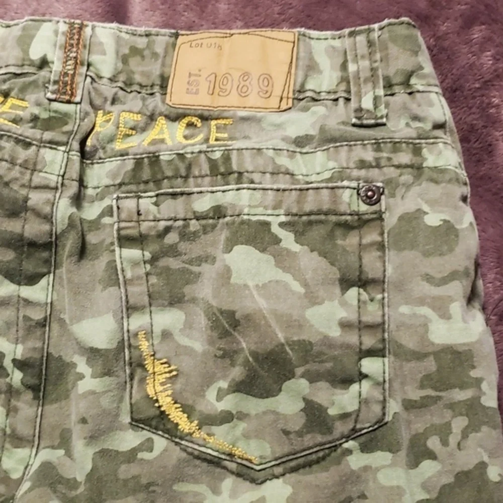 Children's Place Capri's Size‎ 14 Camo with Flowers